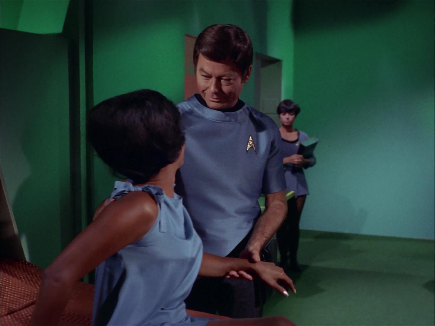 ariane179254_StarTrek_3x09_TheTholianWeb_2872.jpg