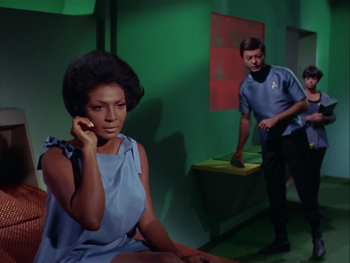 ariane179254_StarTrek_3x09_TheTholianWeb_2884.jpg