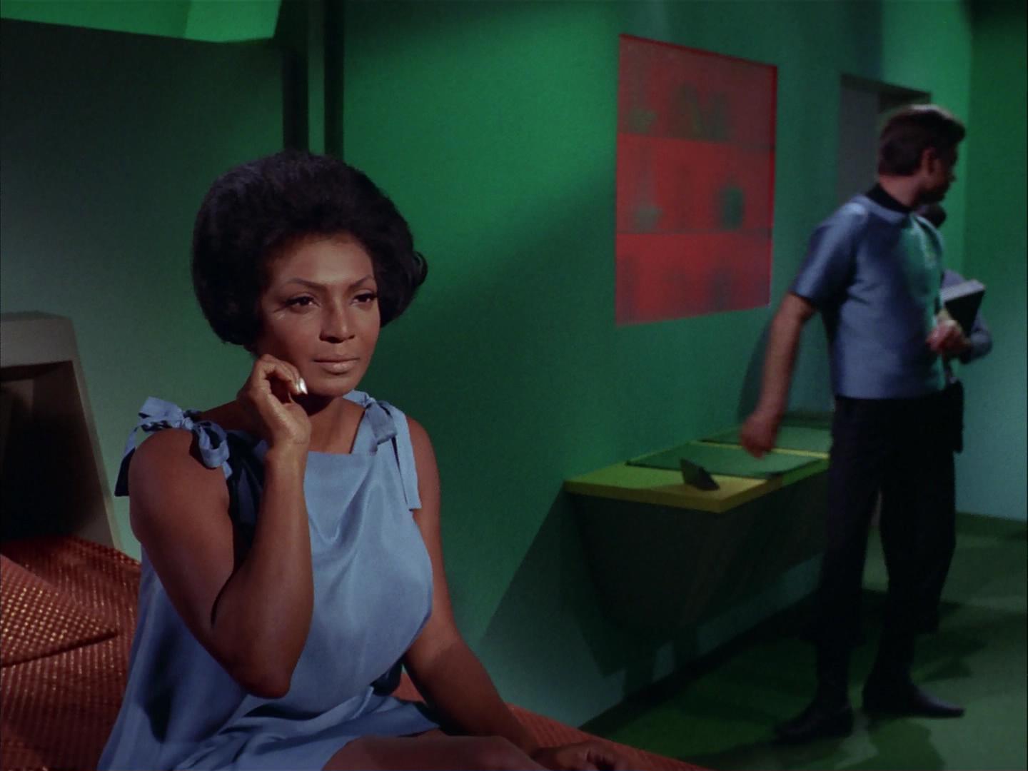 ariane179254_StarTrek_3x09_TheTholianWeb_2885.jpg