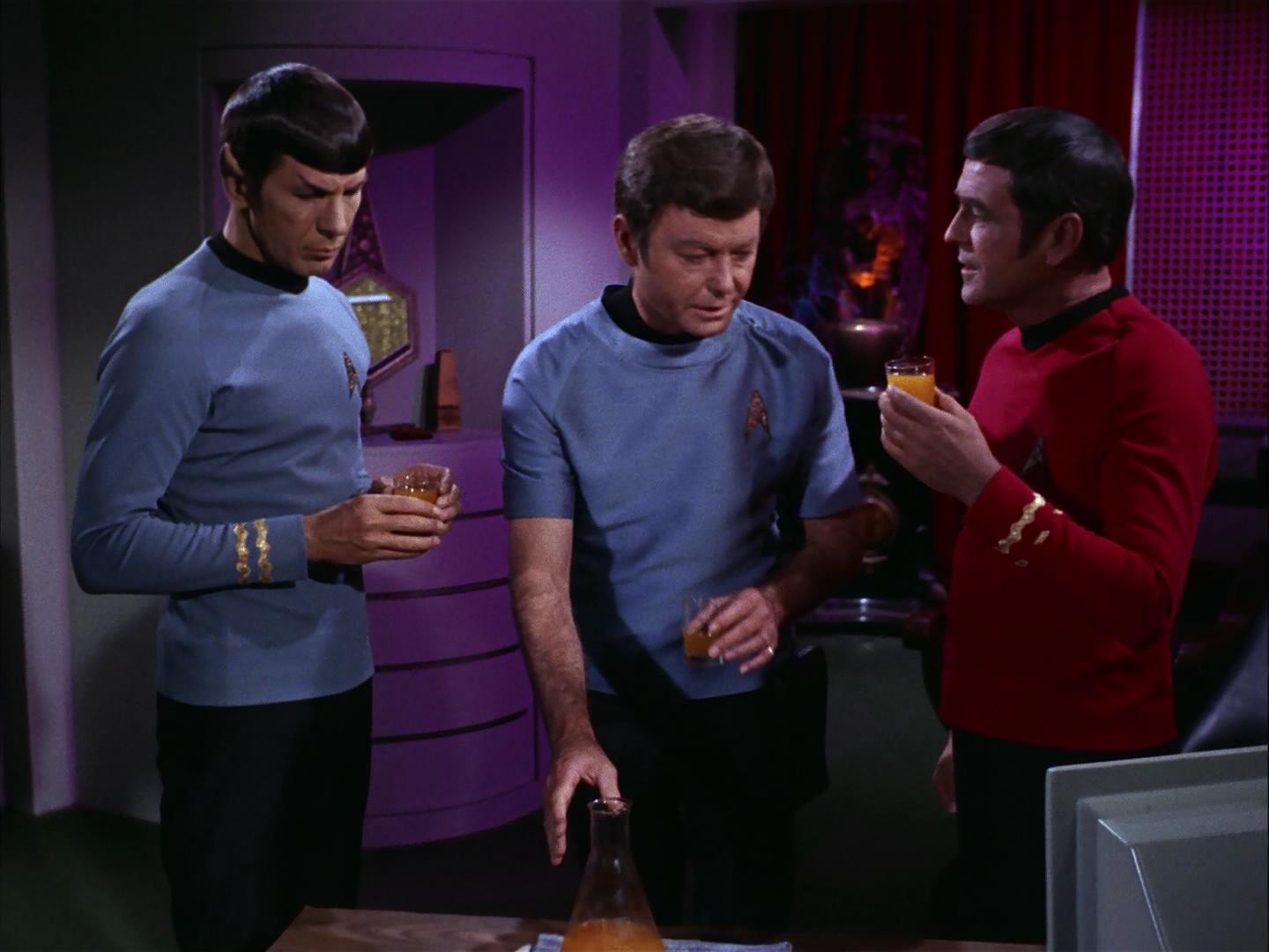 ariane179254_StarTrek_3x09_TheTholianWeb_2946.jpg