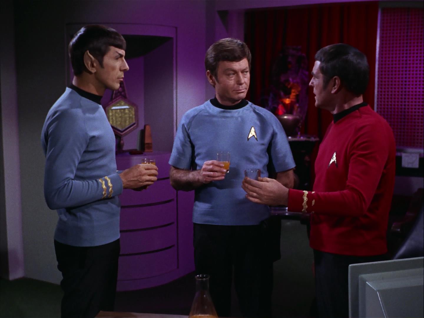 ariane179254_StarTrek_3x09_TheTholianWeb_2964.jpg
