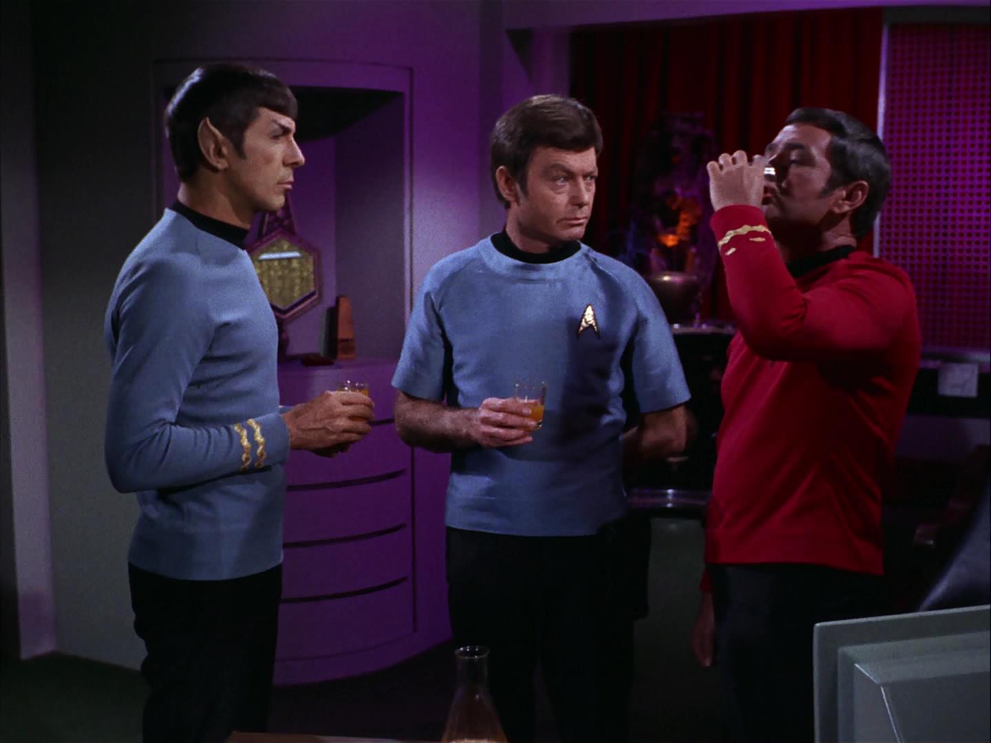 ariane179254_StarTrek_3x09_TheTholianWeb_2995.jpg