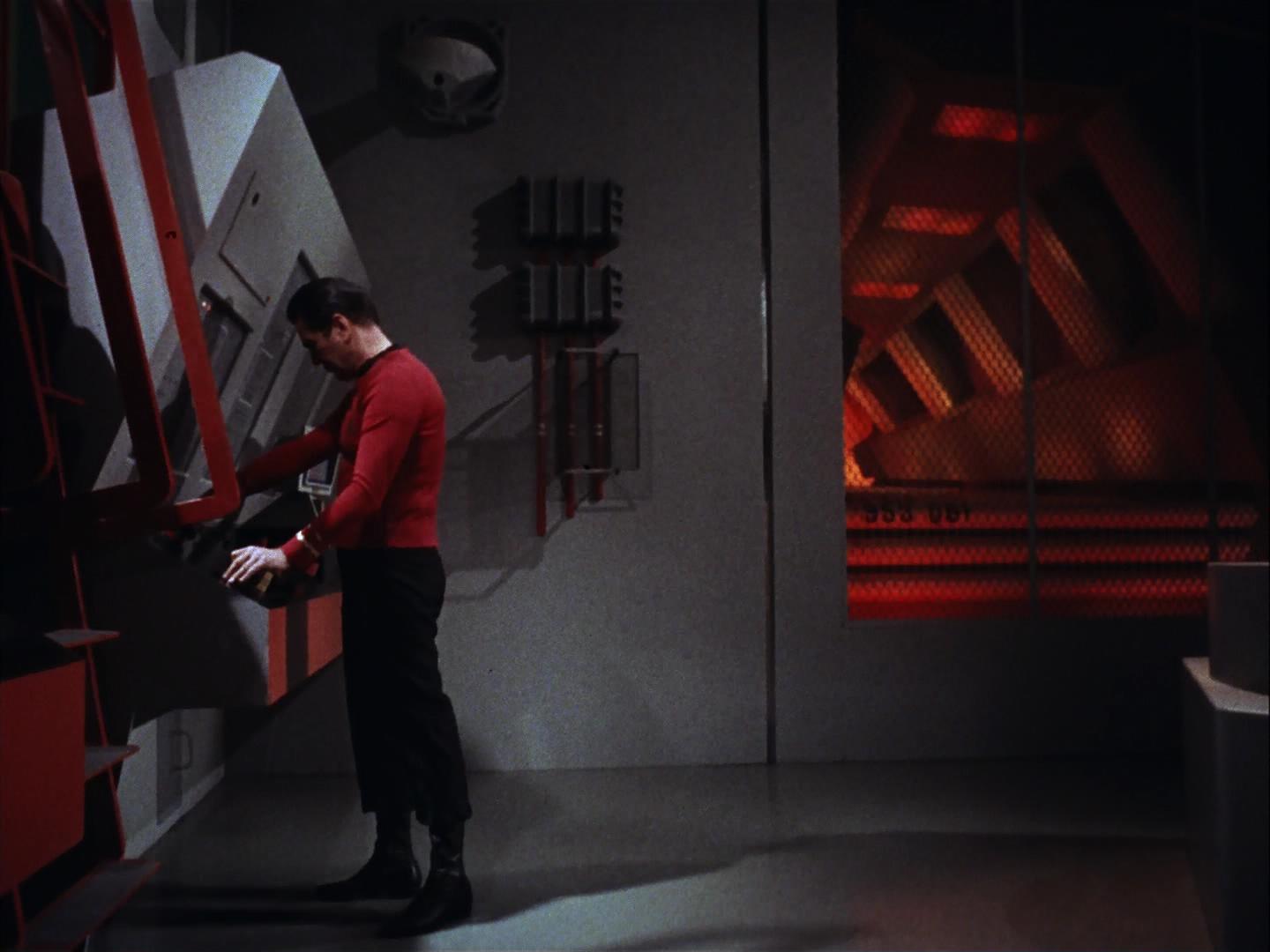 ariane179254_StarTrek_3x09_TheTholianWeb_3064.jpg