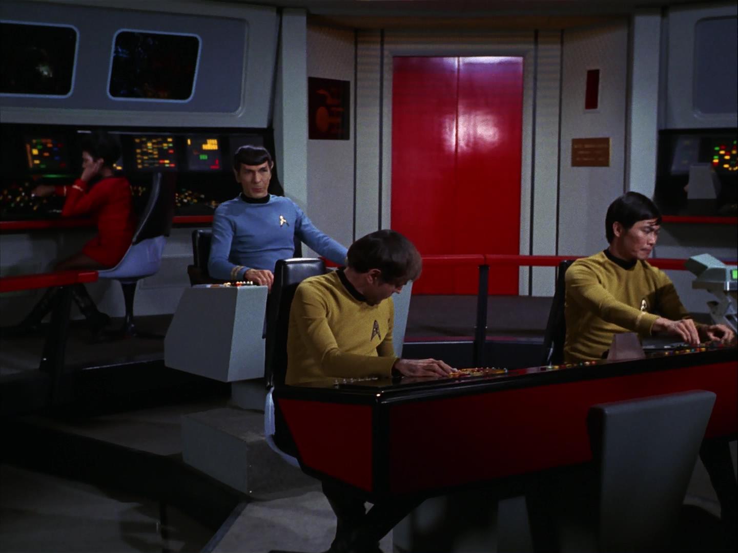 ariane179254_StarTrek_3x09_TheTholianWeb_3116.jpg