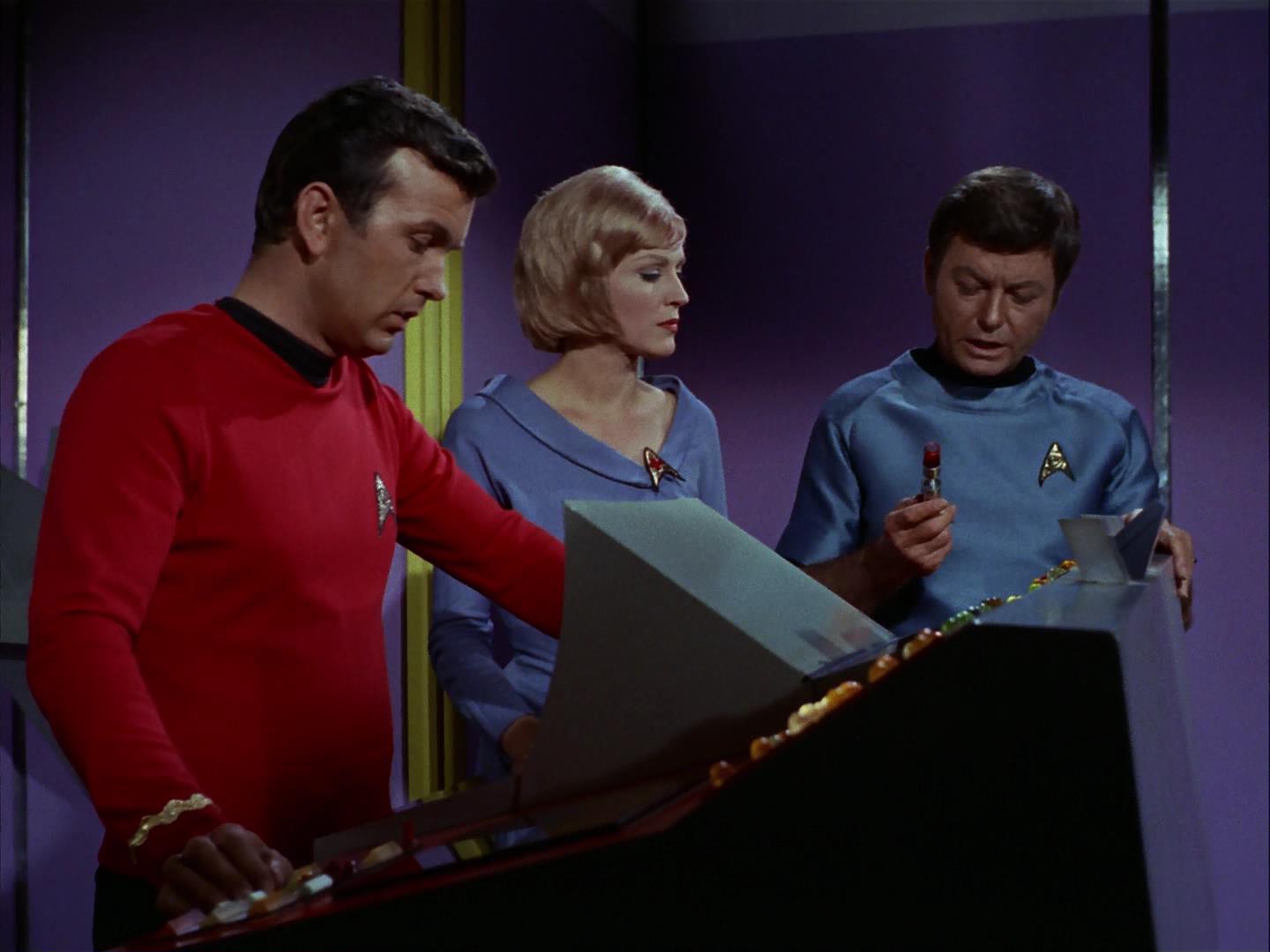 ariane179254_StarTrek_3x09_TheTholianWeb_3182.jpg