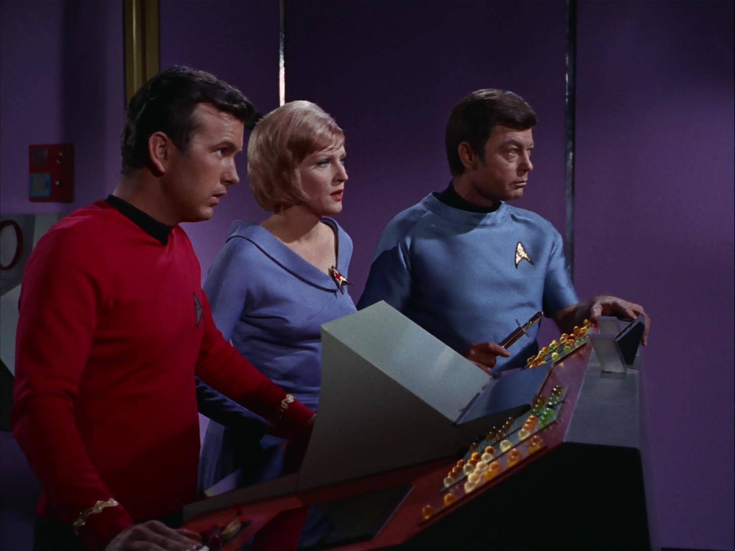 ariane179254_StarTrek_3x09_TheTholianWeb_3214.jpg