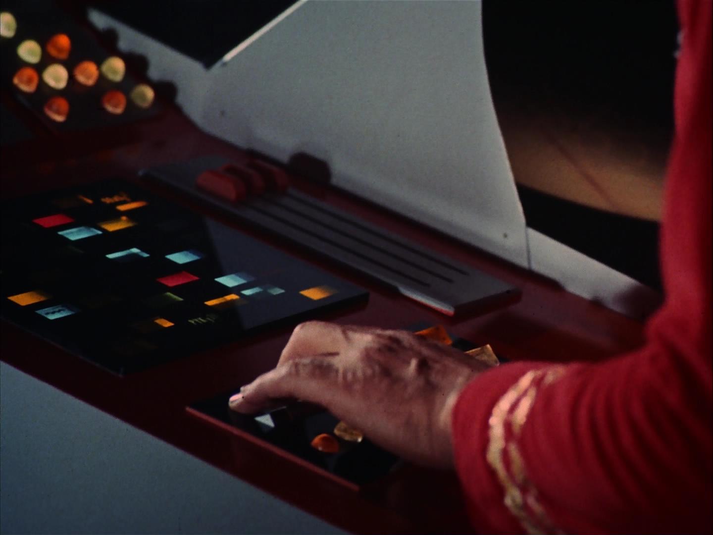 ariane179254_StarTrek_3x09_TheTholianWeb_3222.jpg