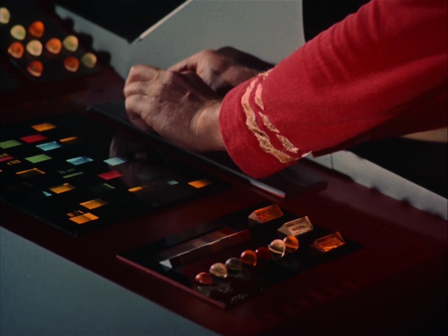 ariane179254_StarTrek_3x09_TheTholianWeb_3226.jpg