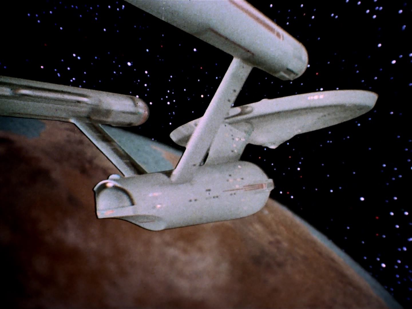ariane179254_StarTrek_3x13_ElaanOfTroyius_0004.jpg