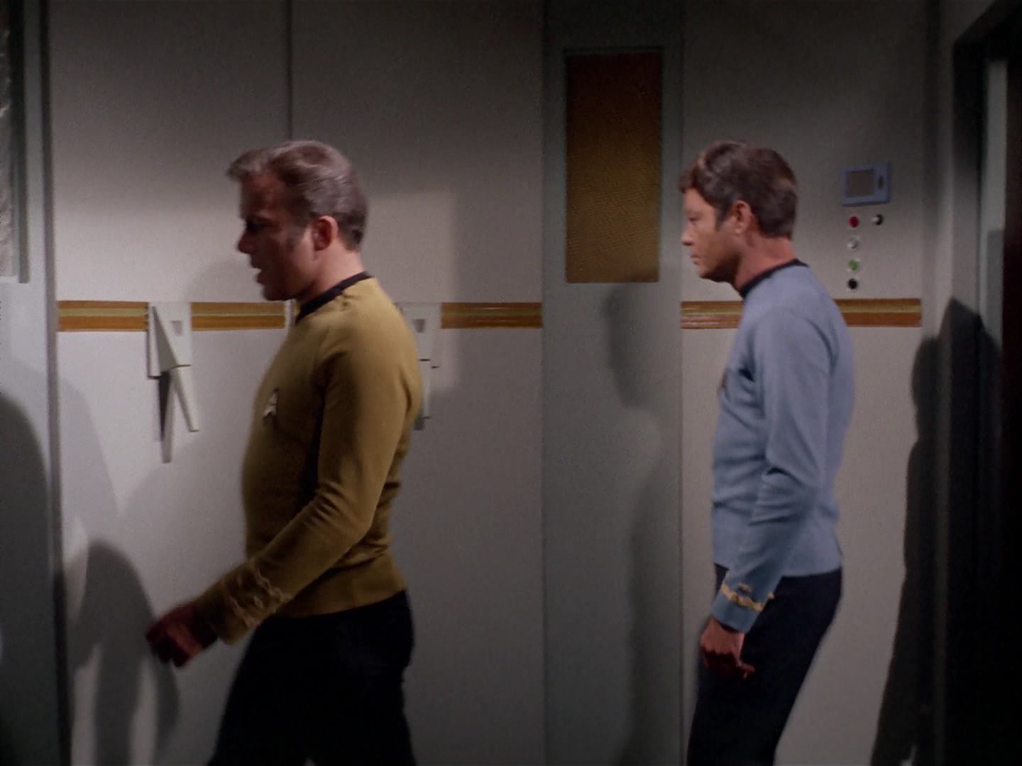 ariane179254_StarTrek_3x13_ElaanOfTroyius_0025.jpg