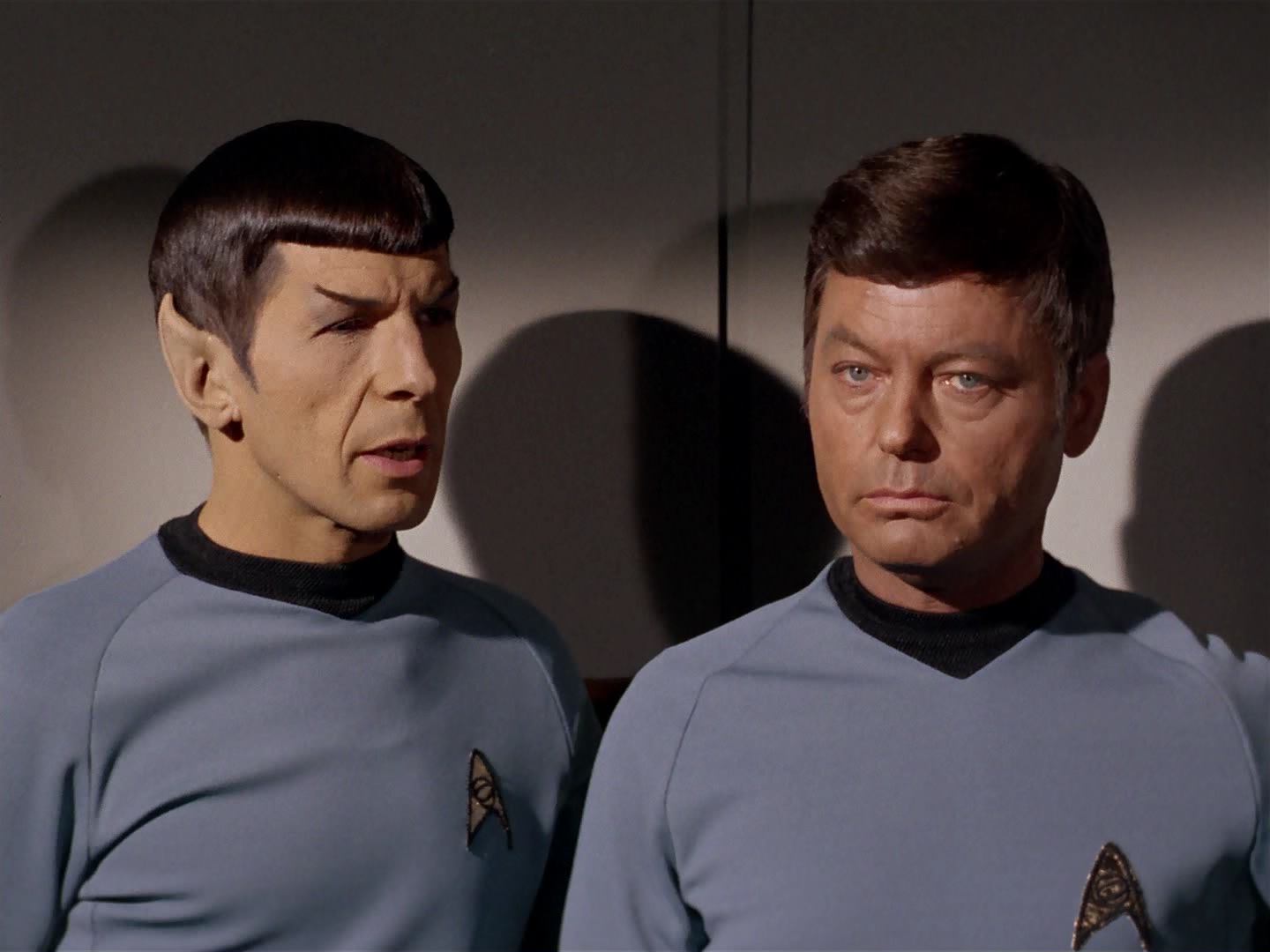 ariane179254_StarTrek_3x13_ElaanOfTroyius_0036.jpg