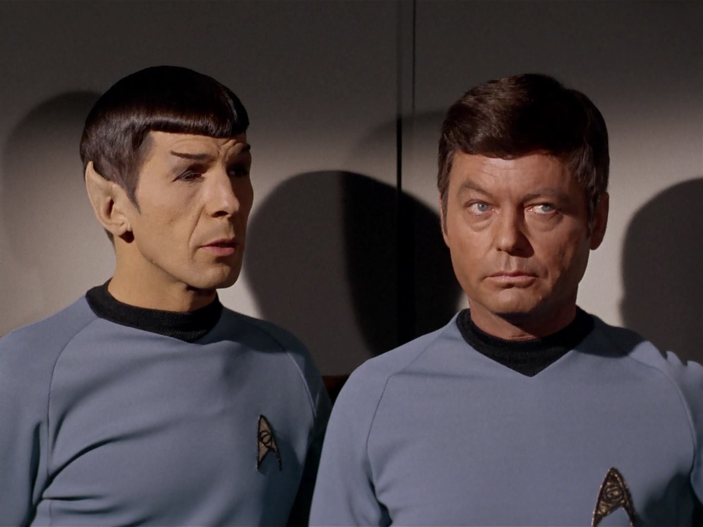 ariane179254_StarTrek_3x13_ElaanOfTroyius_0037.jpg