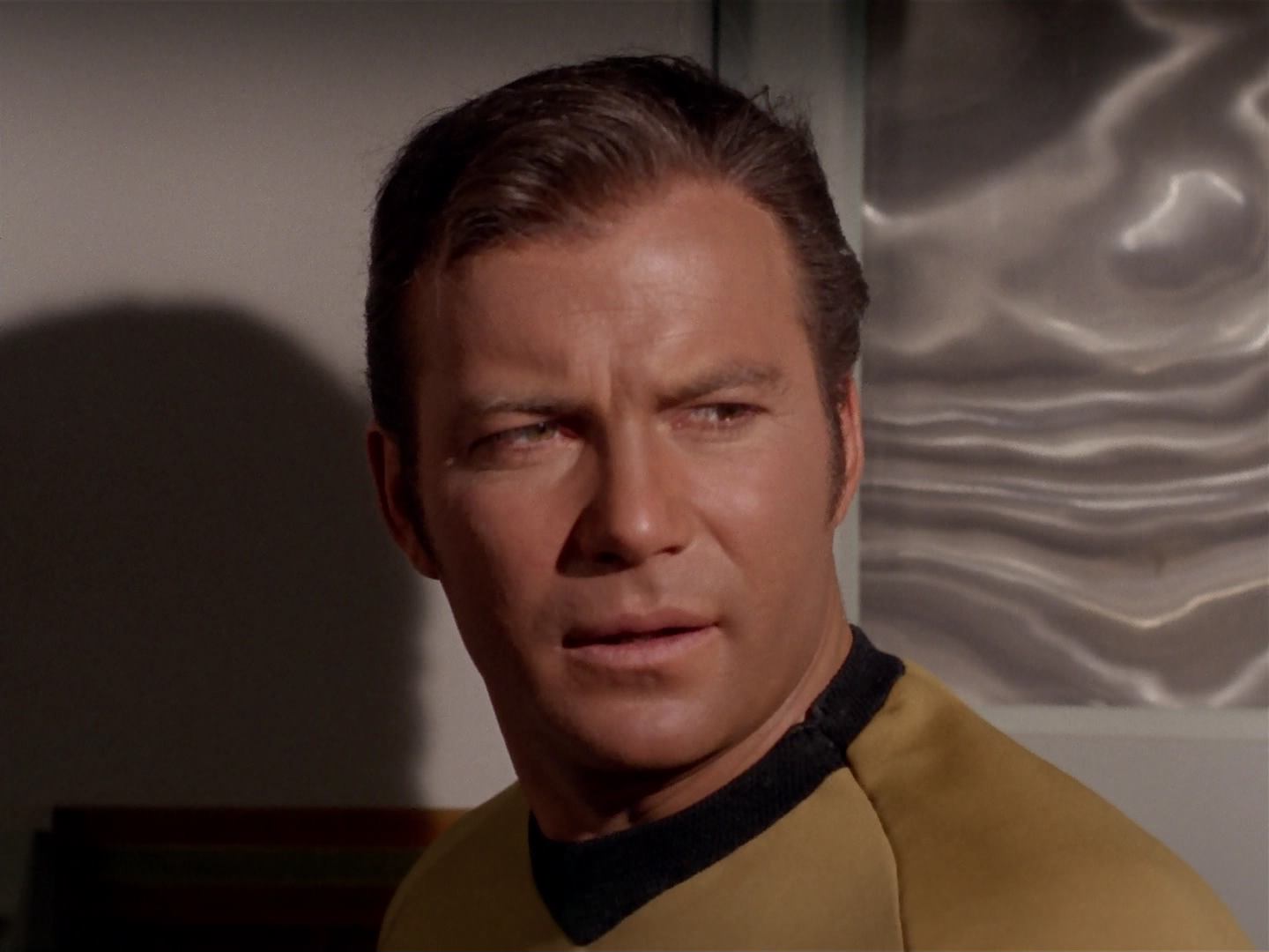 ariane179254_StarTrek_3x13_ElaanOfTroyius_0061.jpg