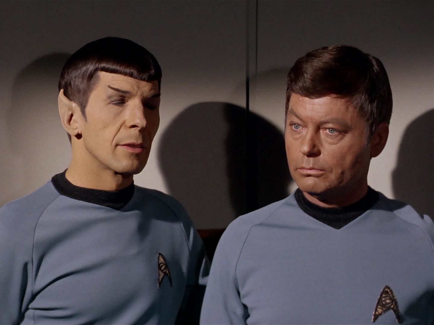 ariane179254_StarTrek_3x13_ElaanOfTroyius_0071.jpg