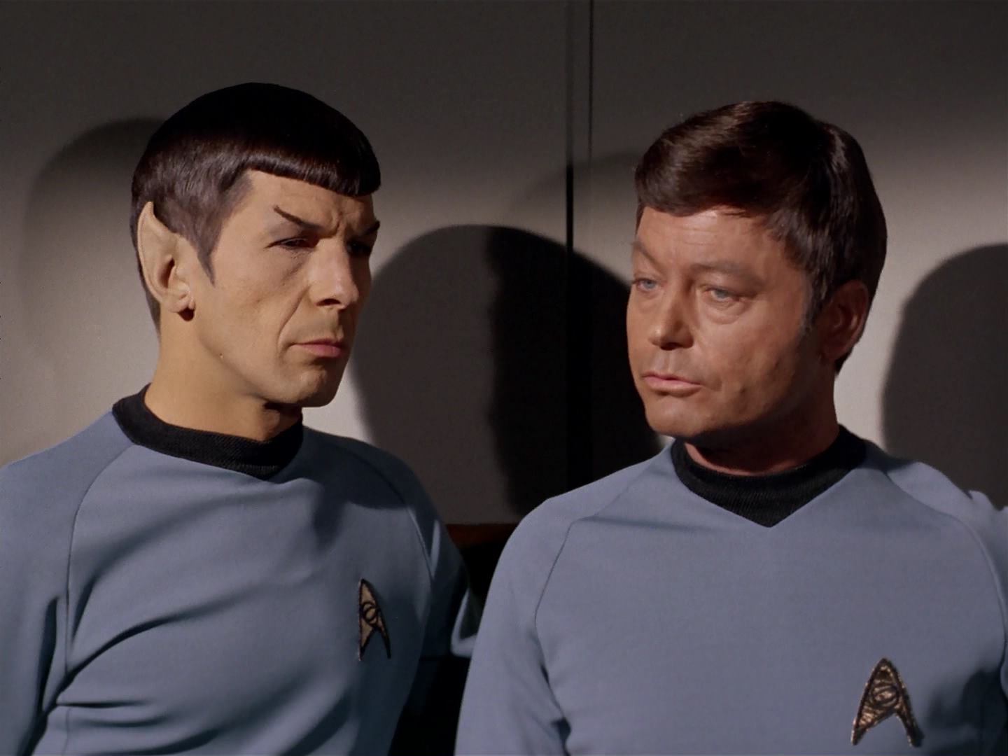 ariane179254_StarTrek_3x13_ElaanOfTroyius_0084.jpg
