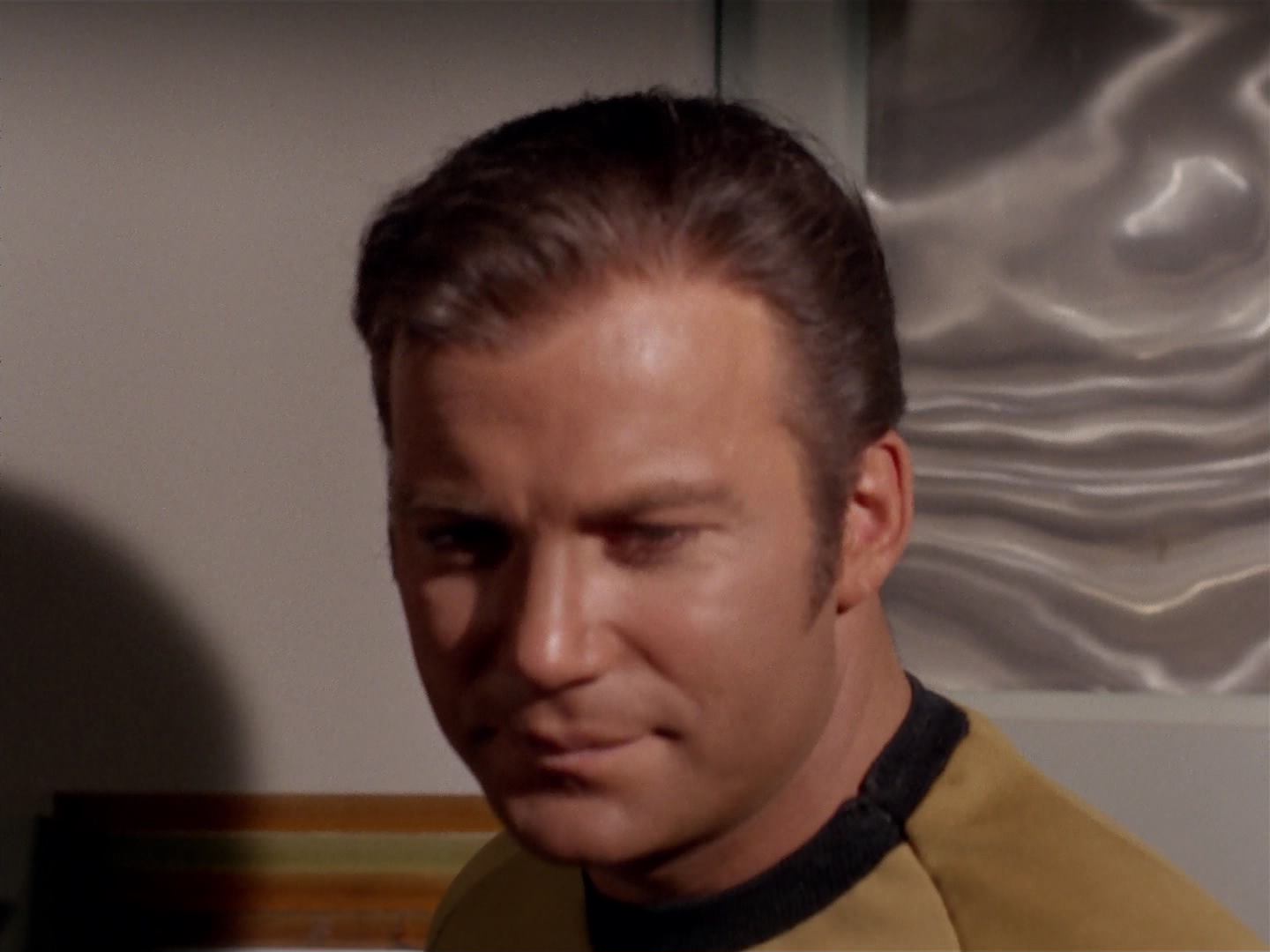 ariane179254_StarTrek_3x13_ElaanOfTroyius_0089.jpg
