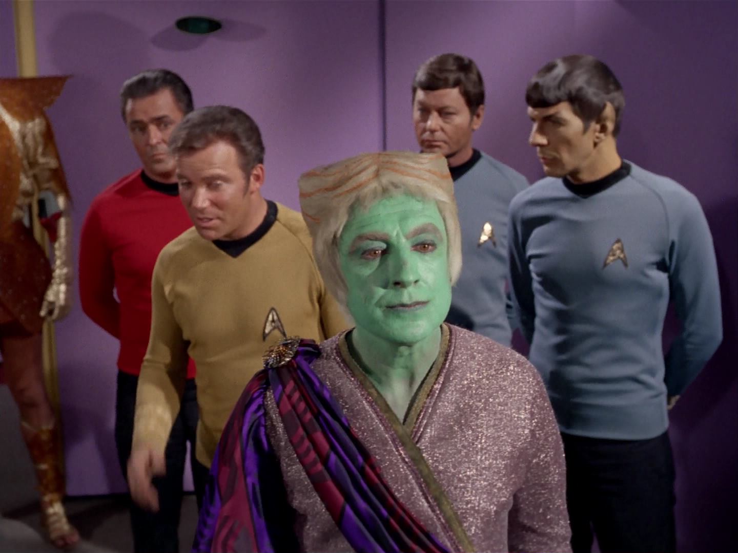 ariane179254_StarTrek_3x13_ElaanOfTroyius_0318.jpg