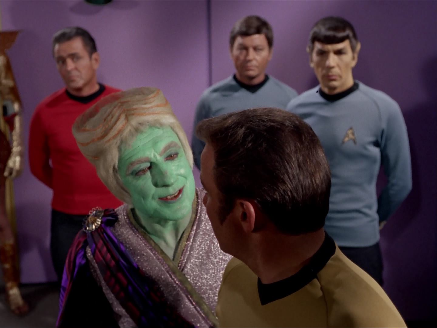 ariane179254_StarTrek_3x13_ElaanOfTroyius_0323.jpg