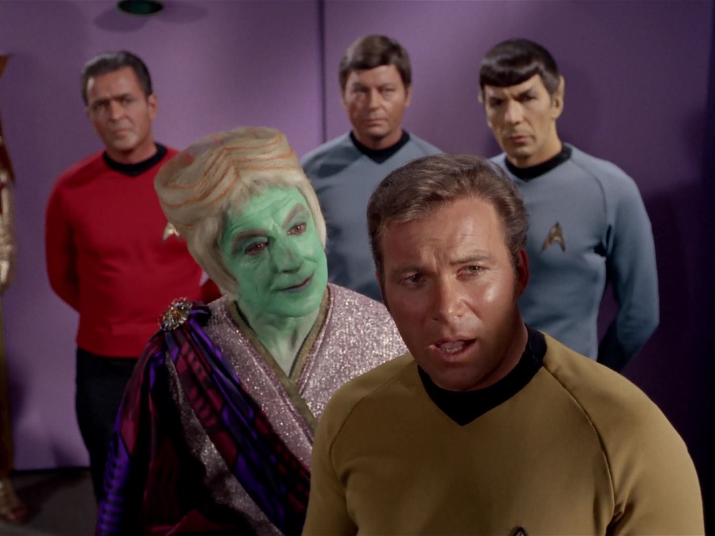 ariane179254_StarTrek_3x13_ElaanOfTroyius_0330.jpg