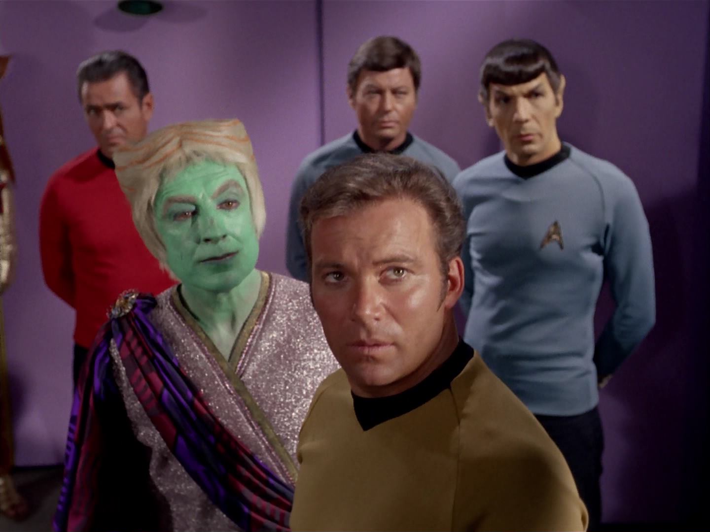 ariane179254_StarTrek_3x13_ElaanOfTroyius_0339.jpg