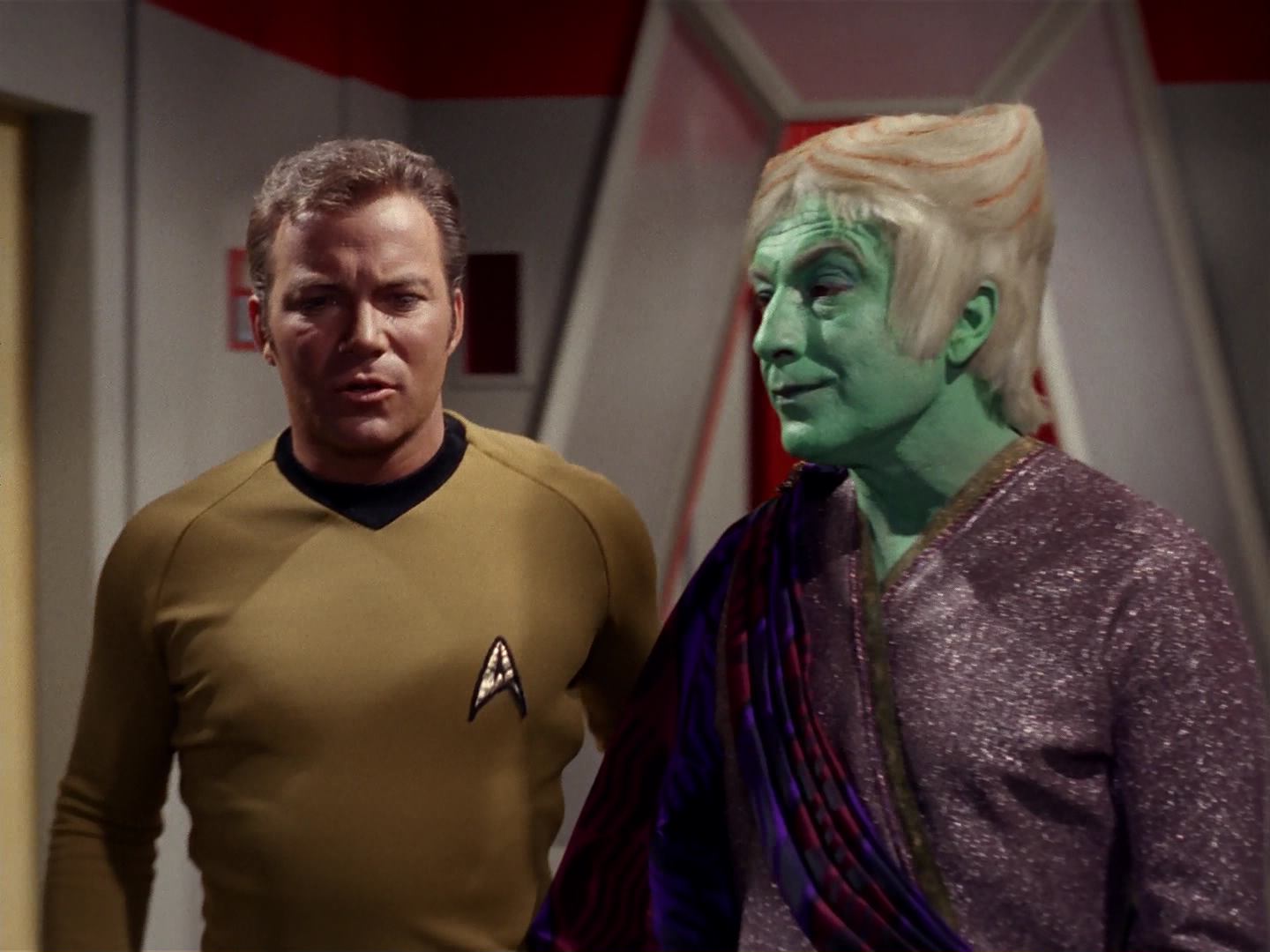 ariane179254_StarTrek_3x13_ElaanOfTroyius_0359.jpg