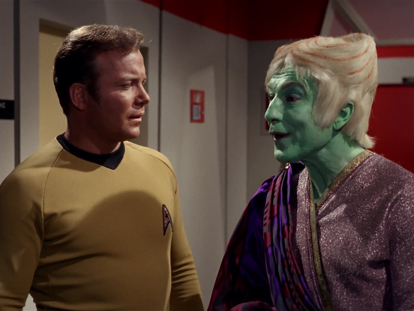 ariane179254_StarTrek_3x13_ElaanOfTroyius_0370.jpg