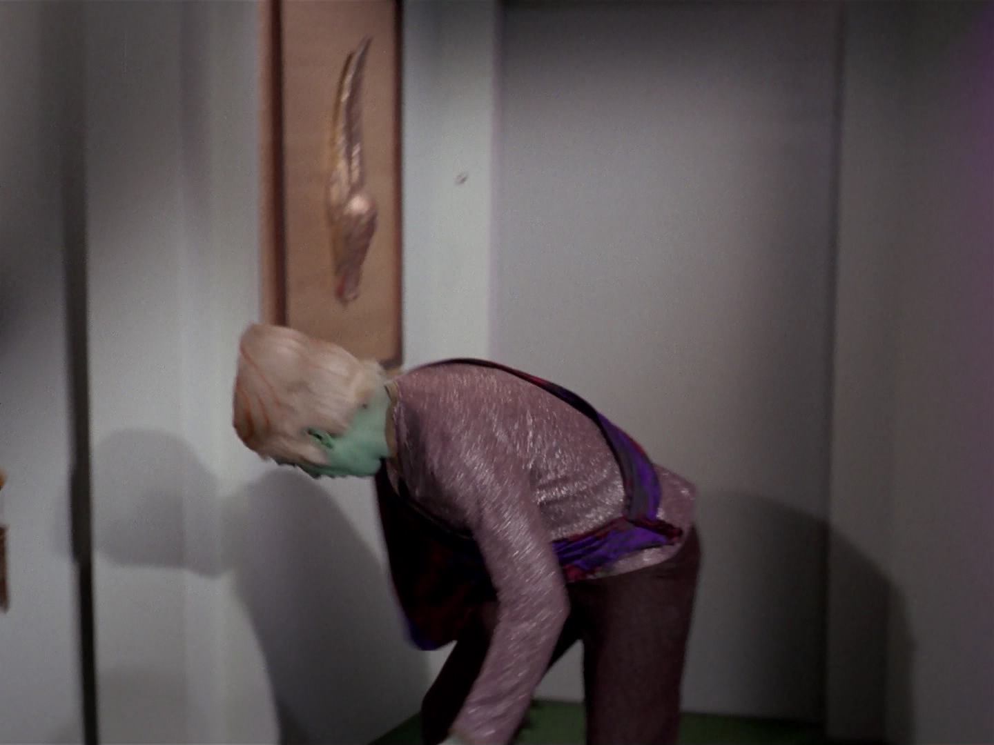 ariane179254_StarTrek_3x13_ElaanOfTroyius_0517.jpg