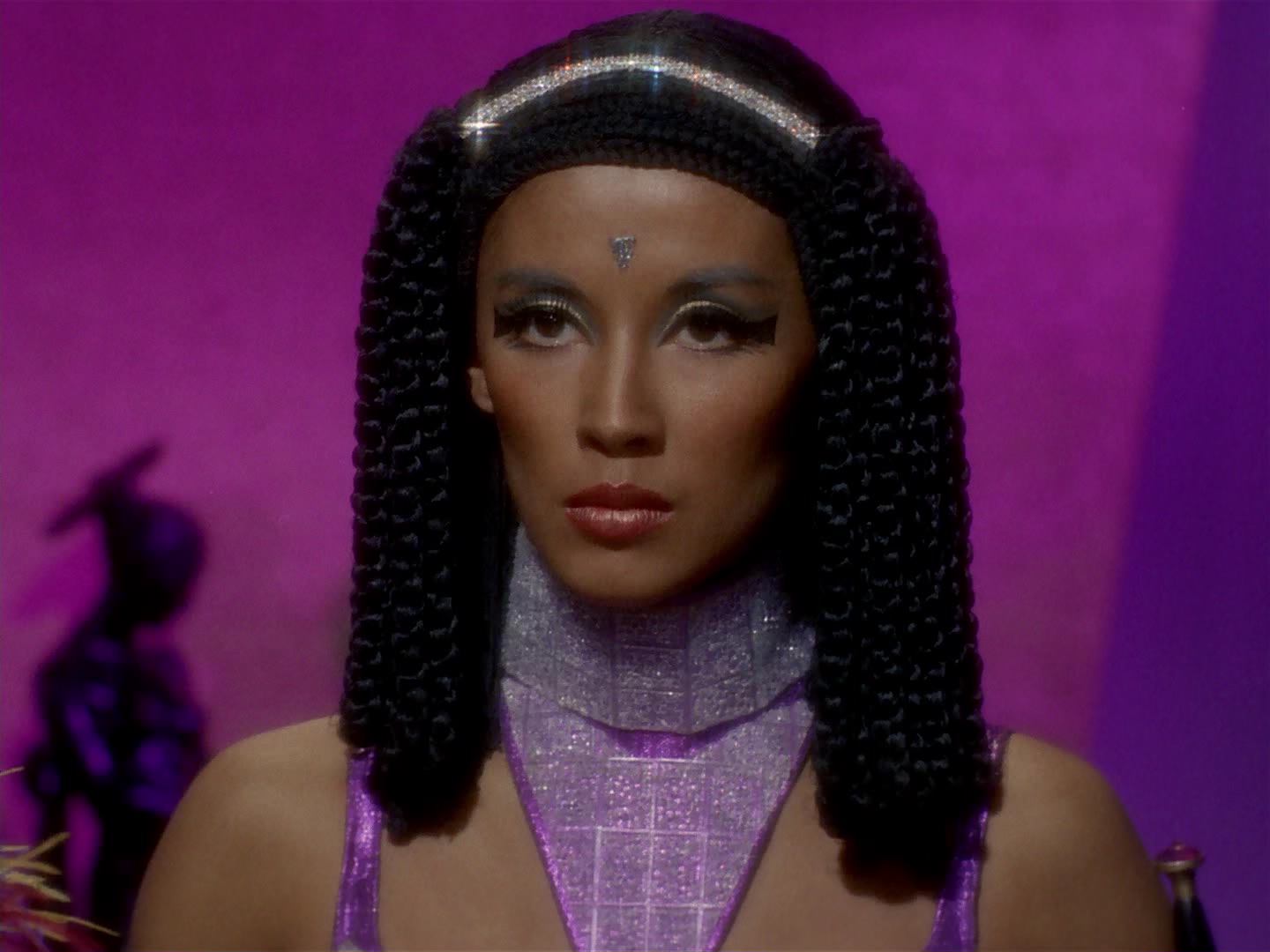 ariane179254_StarTrek_3x13_ElaanOfTroyius_0522.jpg