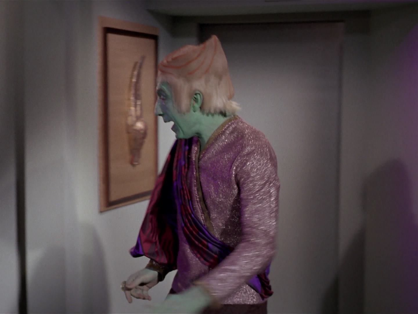 ariane179254_StarTrek_3x13_ElaanOfTroyius_0526.jpg