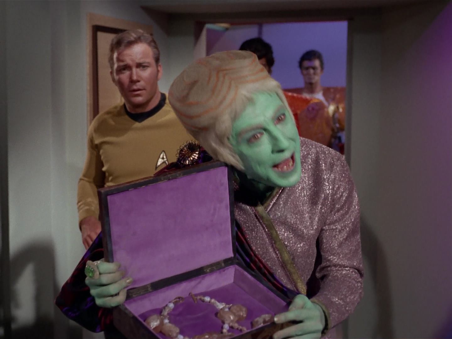 ariane179254_StarTrek_3x13_ElaanOfTroyius_0537.jpg