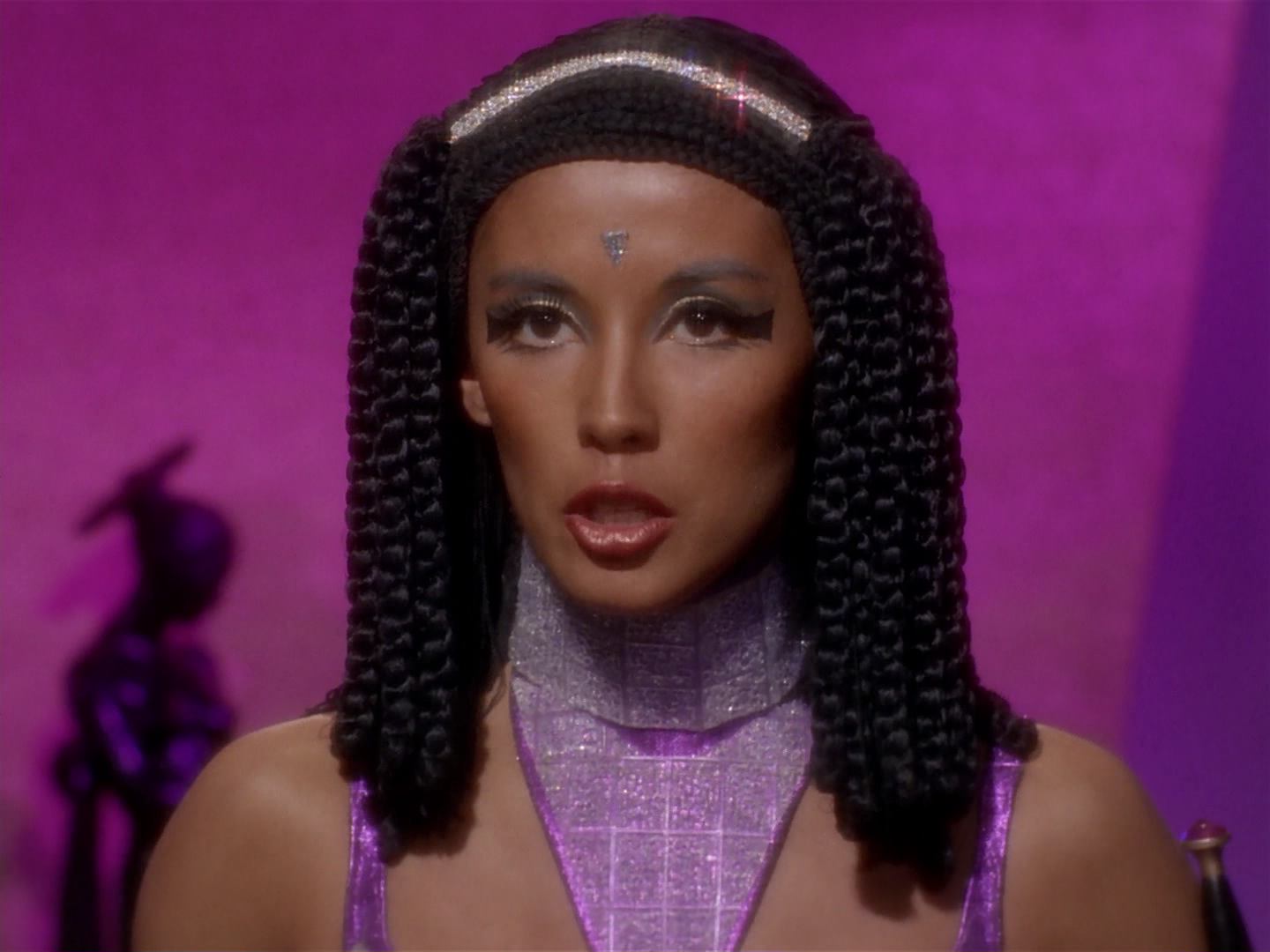 ariane179254_StarTrek_3x13_ElaanOfTroyius_0566.jpg