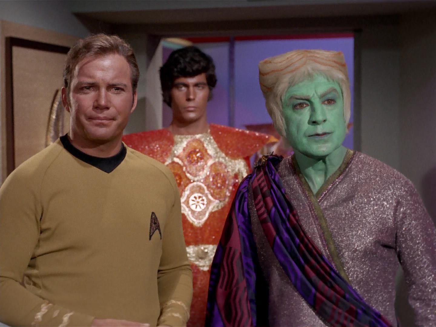 ariane179254_StarTrek_3x13_ElaanOfTroyius_0580.jpg