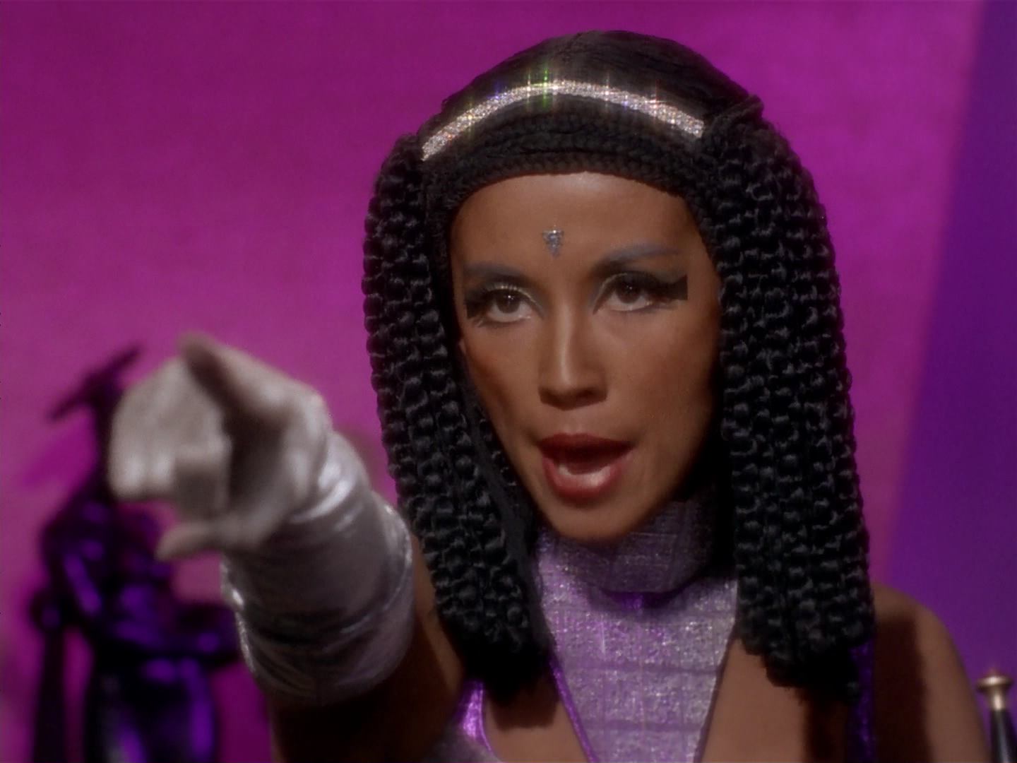 ariane179254_StarTrek_3x13_ElaanOfTroyius_0611.jpg
