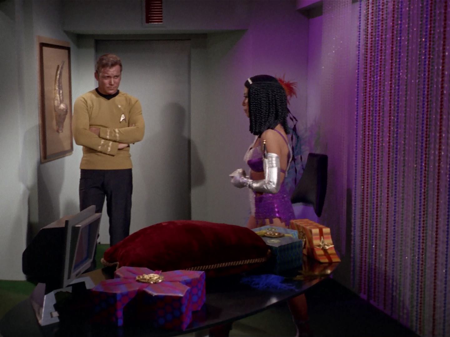 ariane179254_StarTrek_3x13_ElaanOfTroyius_0637.jpg
