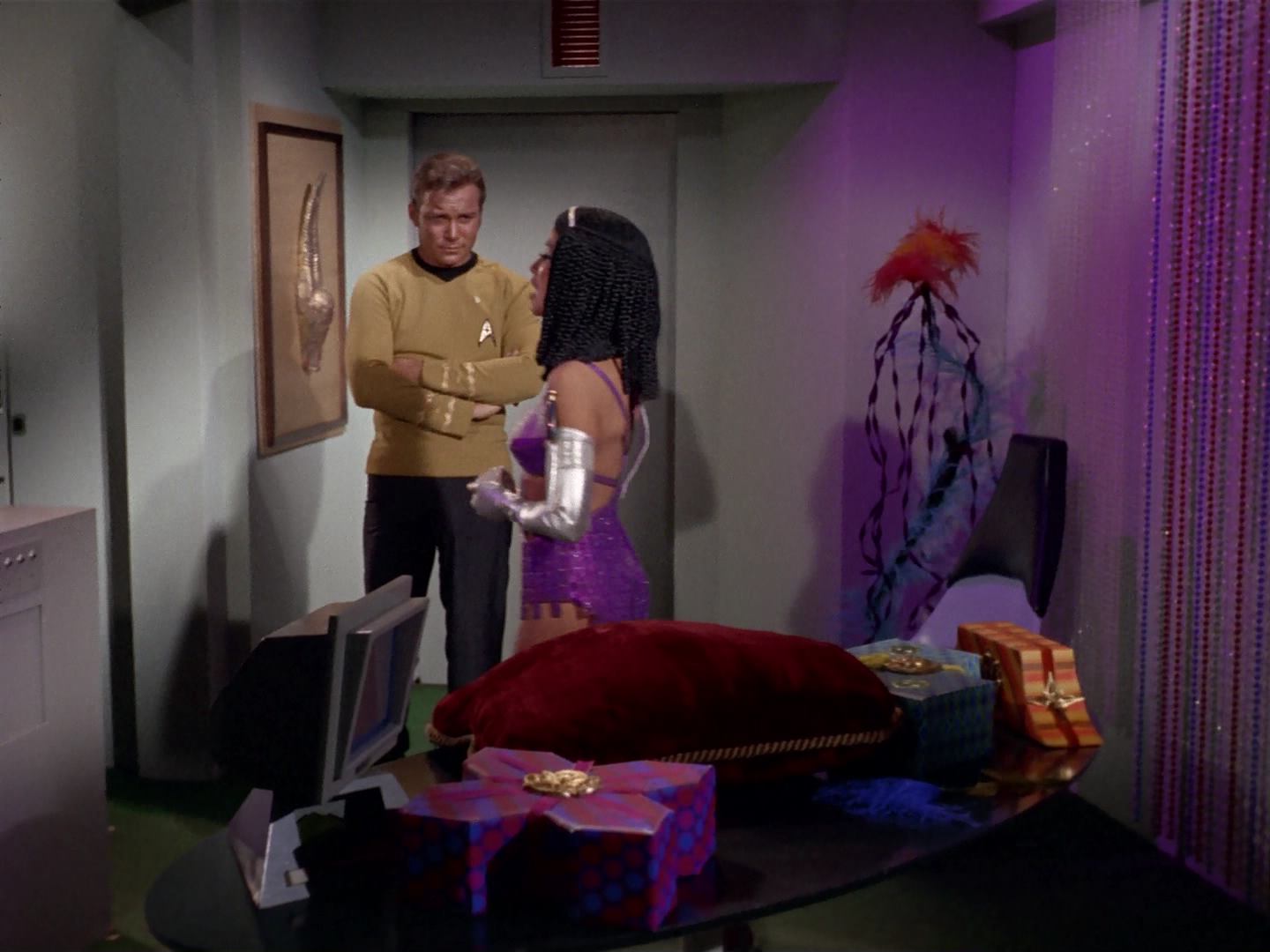 ariane179254_StarTrek_3x13_ElaanOfTroyius_0638.jpg