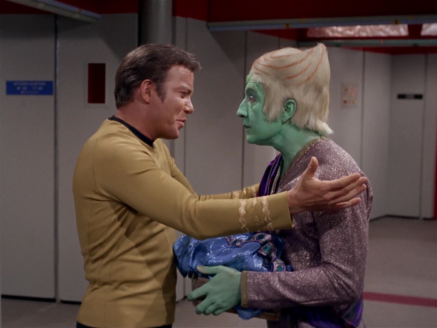ariane179254_StarTrek_3x13_ElaanOfTroyius_0740.jpg