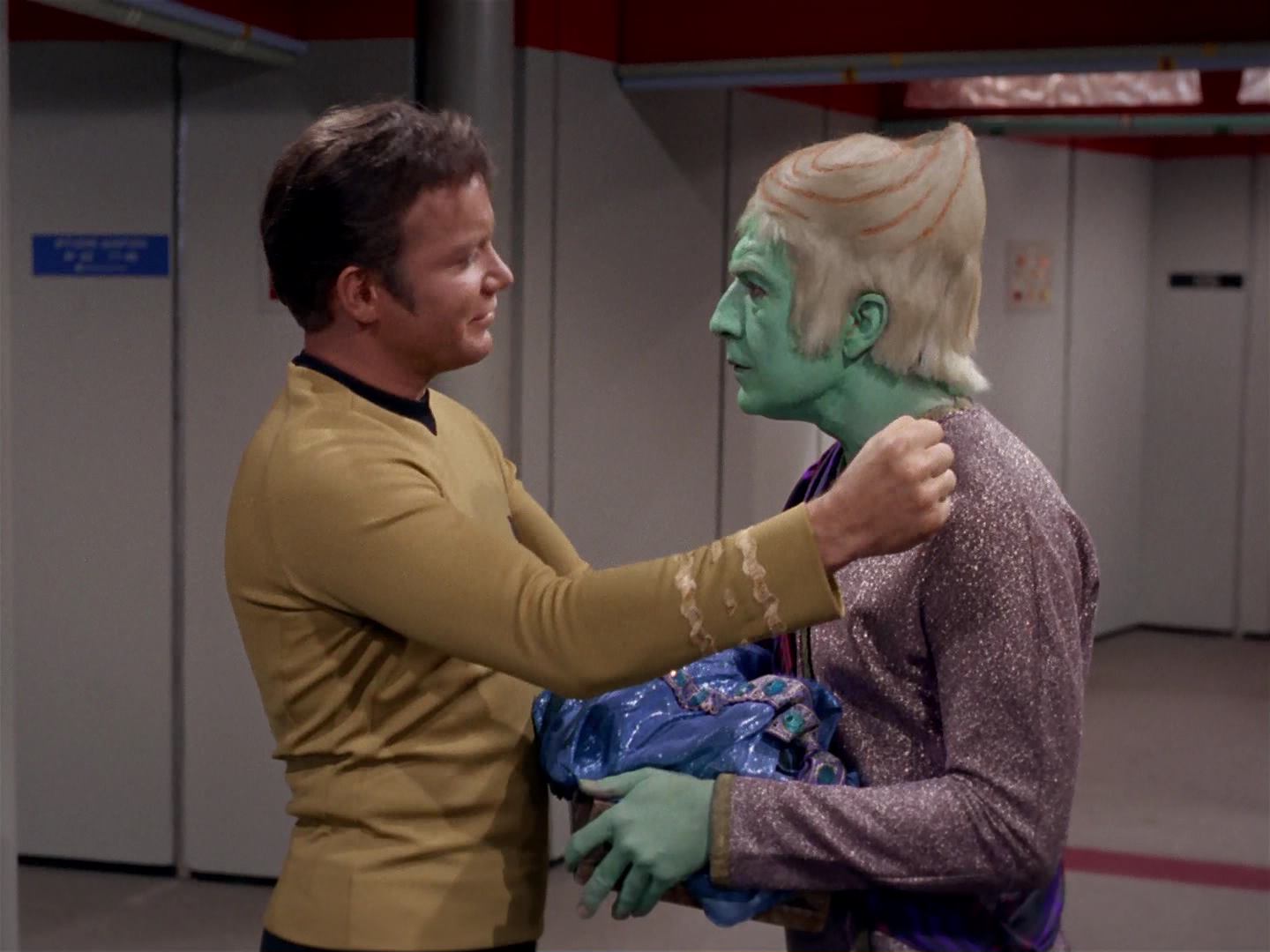 ariane179254_StarTrek_3x13_ElaanOfTroyius_0743.jpg