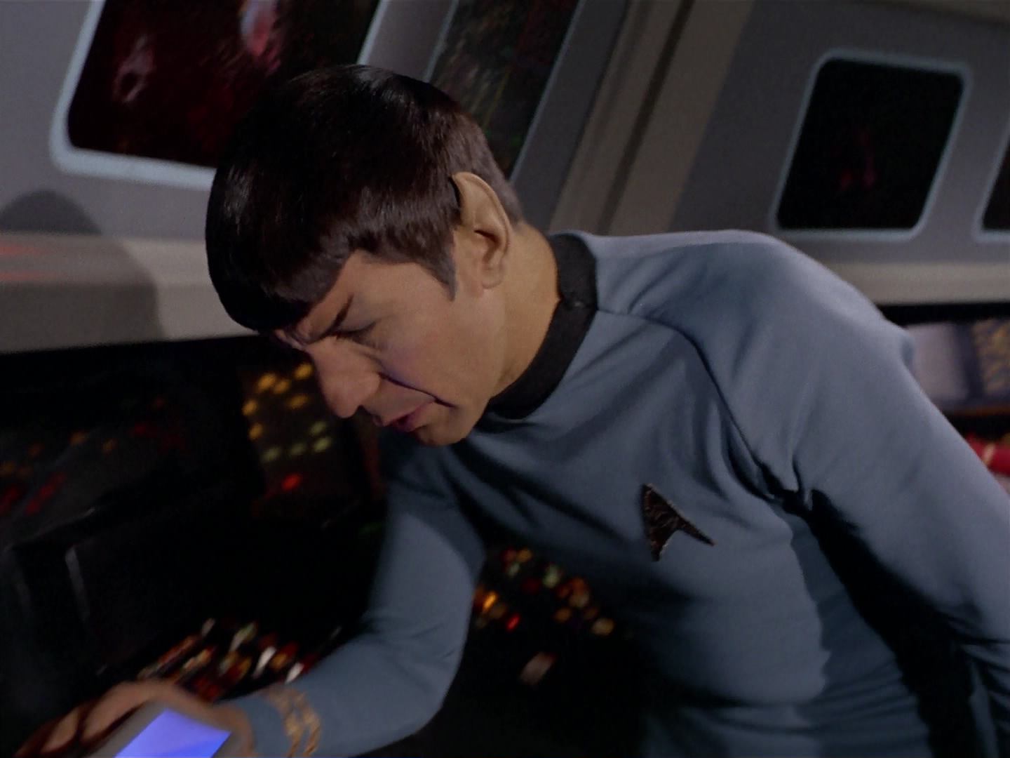 ariane179254_StarTrek_3x13_ElaanOfTroyius_0758.jpg