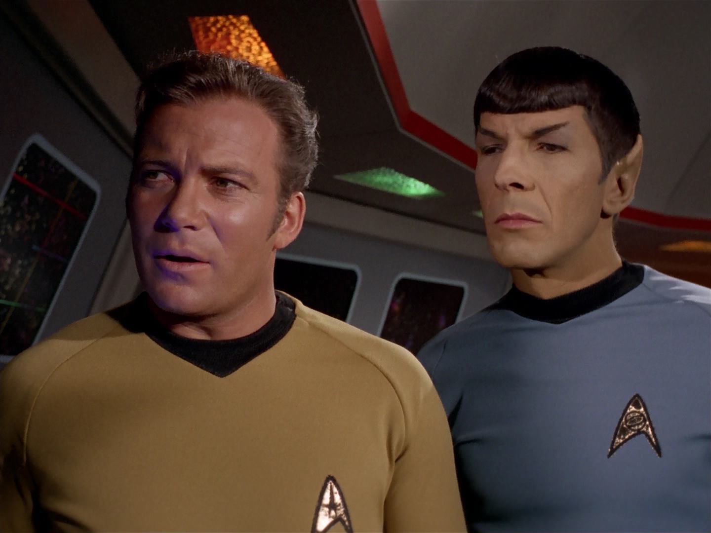 ariane179254_StarTrek_3x13_ElaanOfTroyius_0800.jpg
