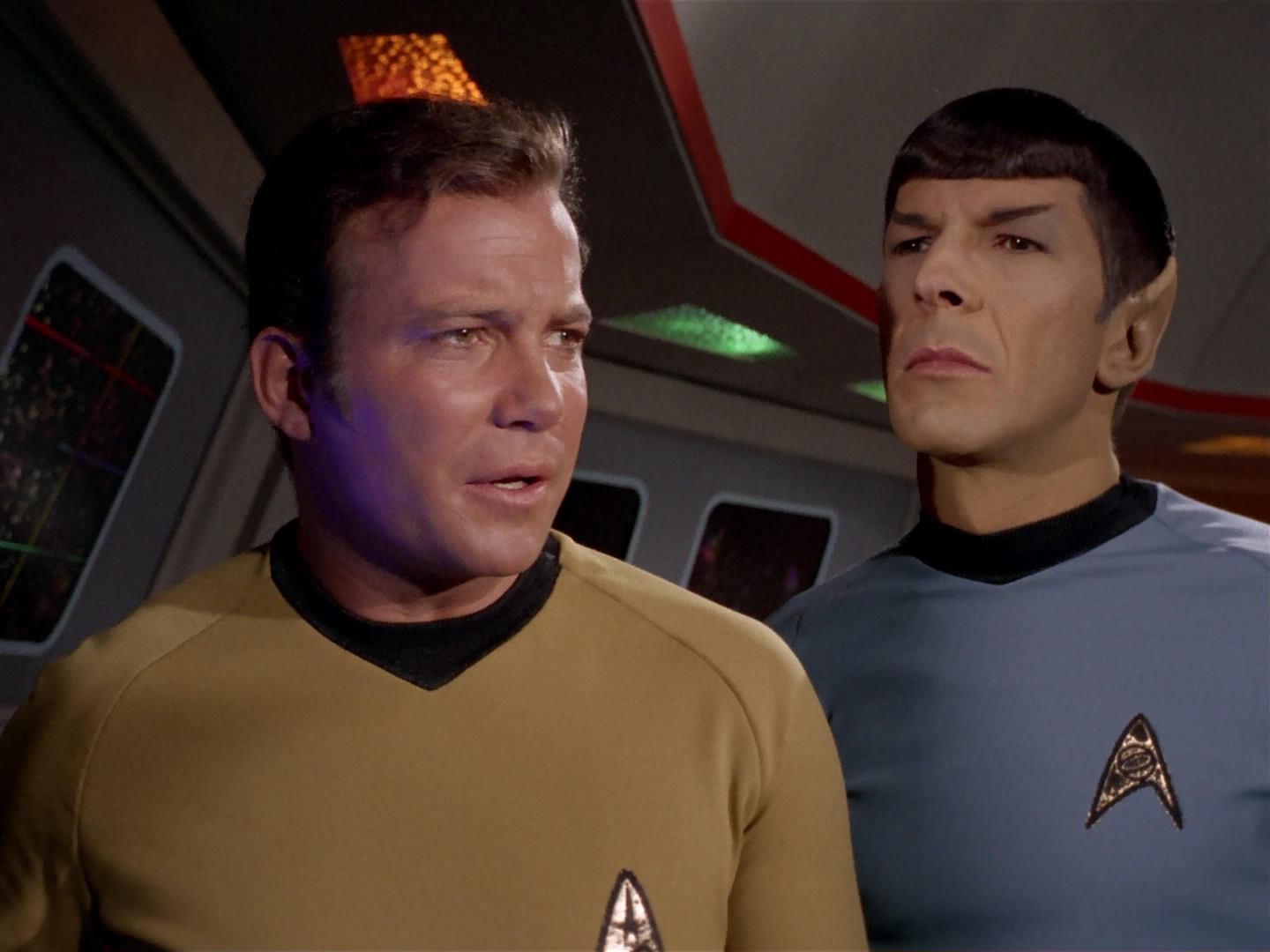 ariane179254_StarTrek_3x13_ElaanOfTroyius_0802.jpg