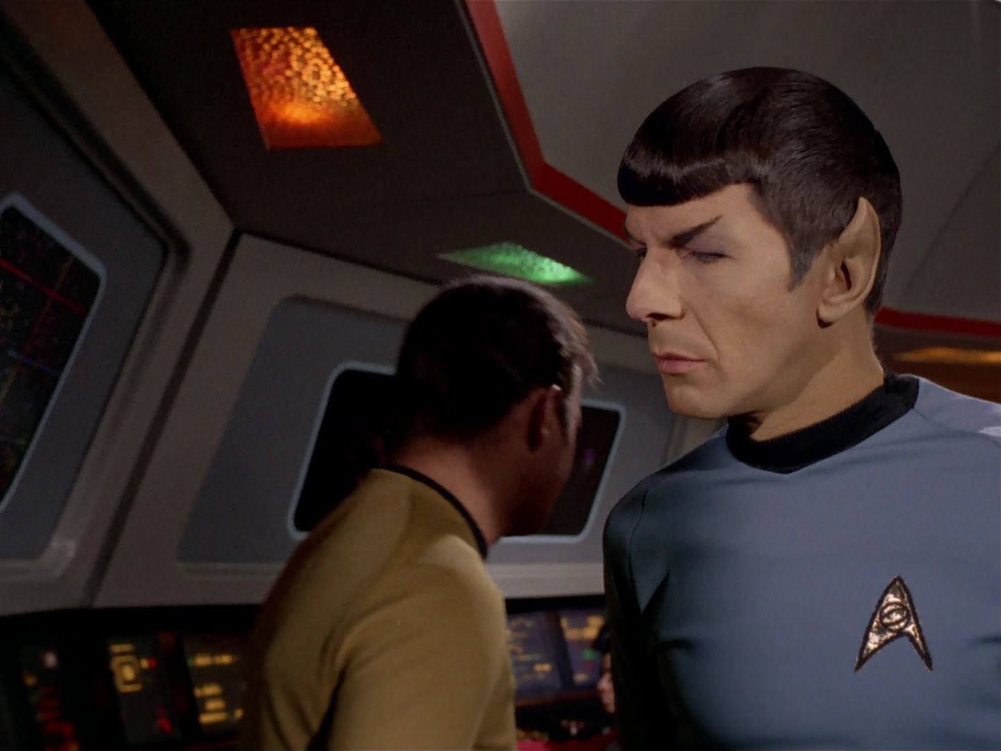 ariane179254_StarTrek_3x13_ElaanOfTroyius_0804.jpg