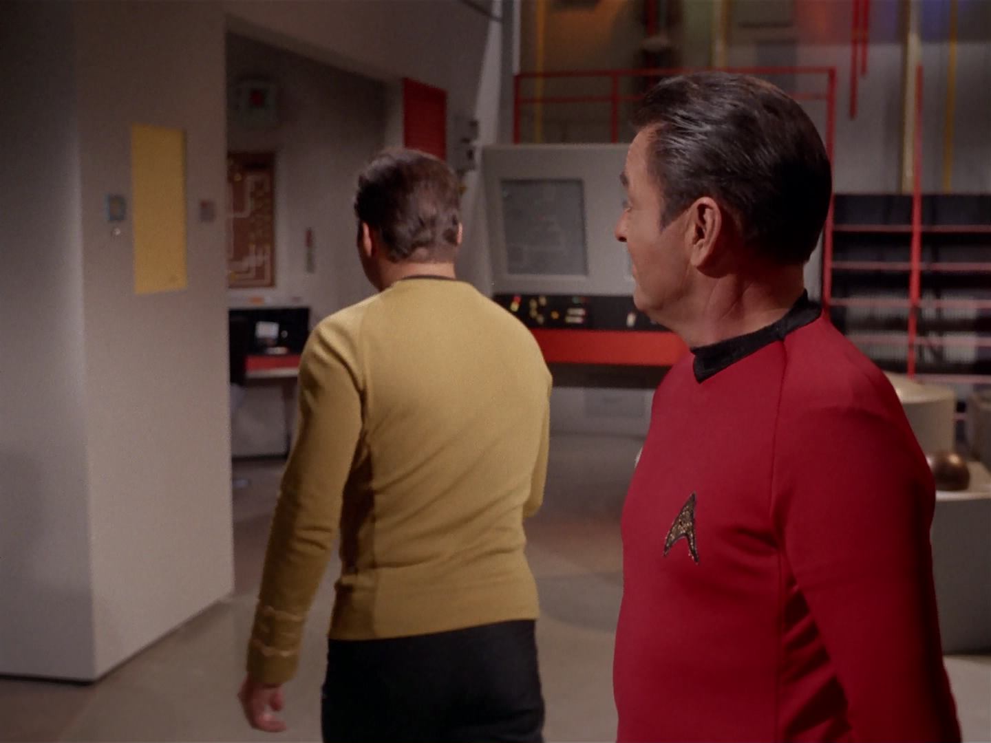 ariane179254_StarTrek_3x13_ElaanOfTroyius_0888.jpg