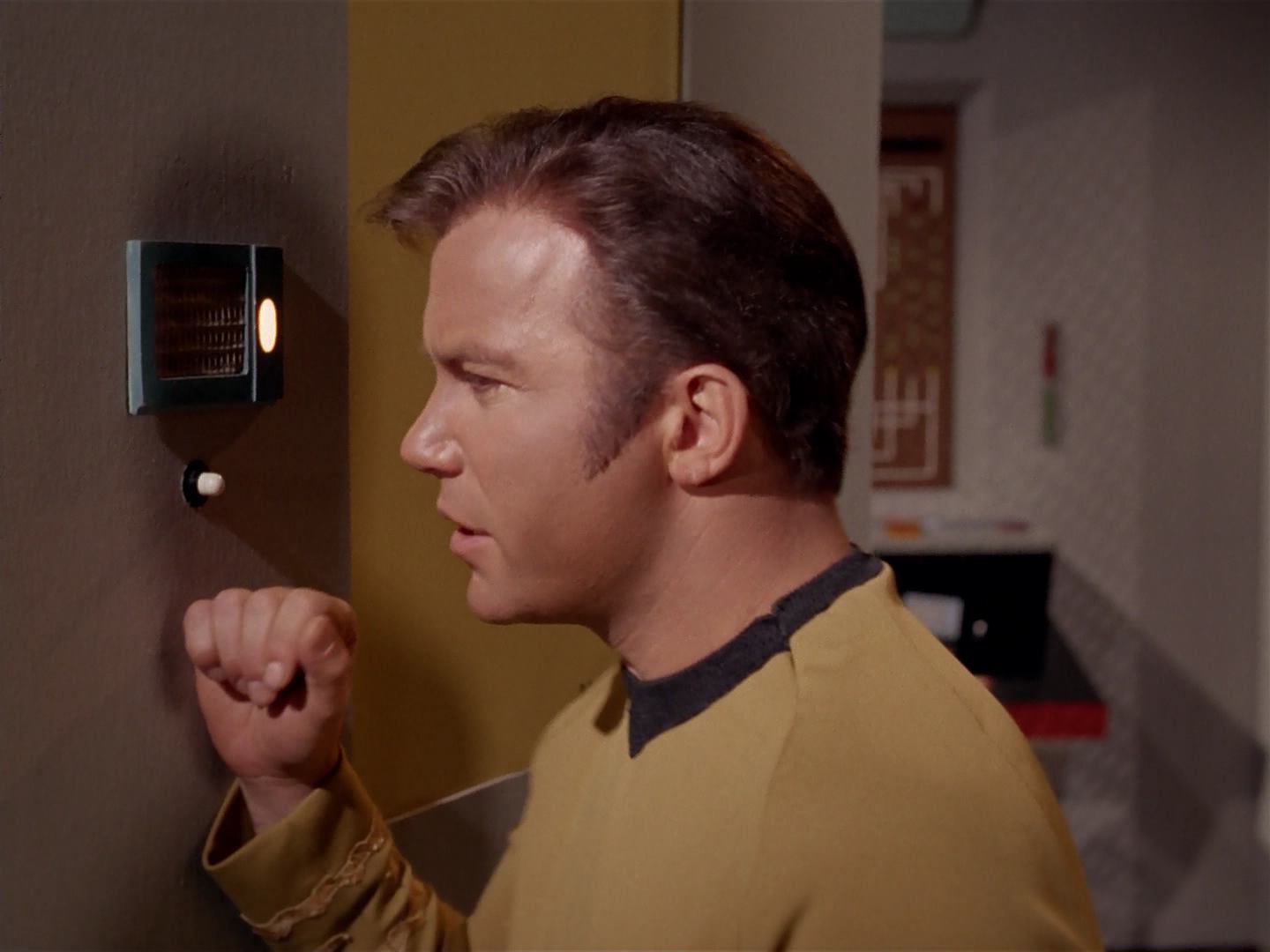 ariane179254_StarTrek_3x13_ElaanOfTroyius_0891.jpg