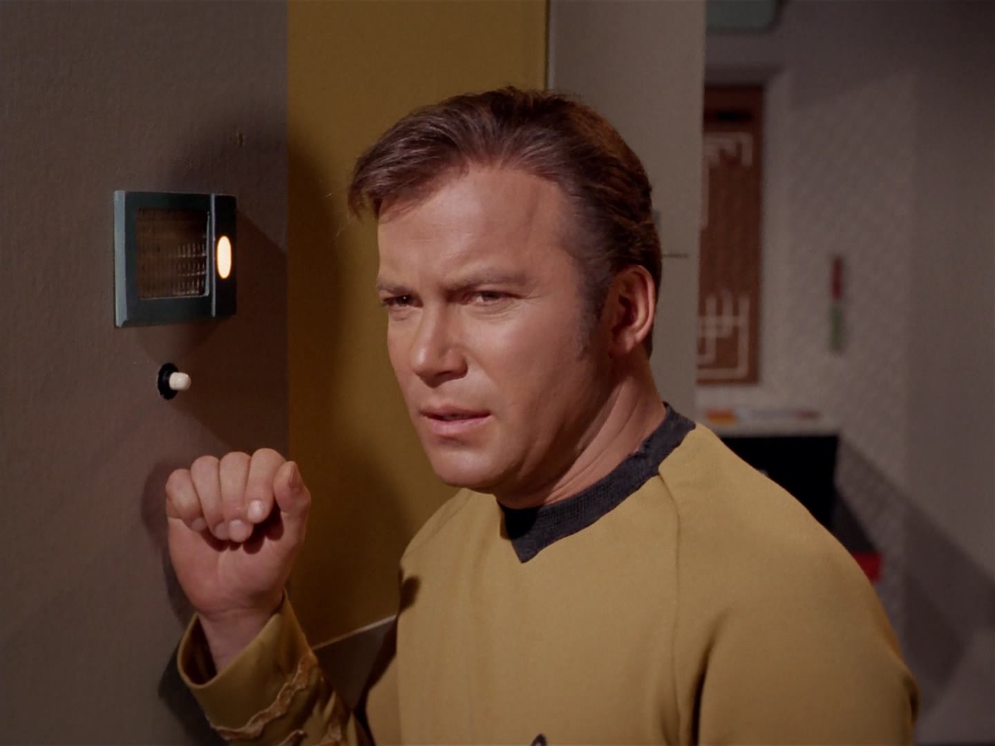 ariane179254_StarTrek_3x13_ElaanOfTroyius_0892.jpg