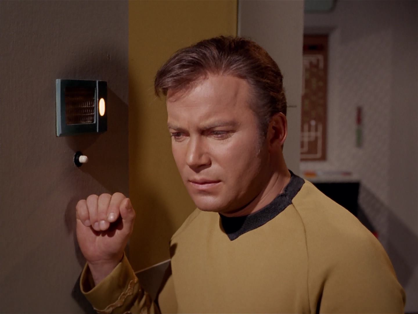 ariane179254_StarTrek_3x13_ElaanOfTroyius_0894.jpg