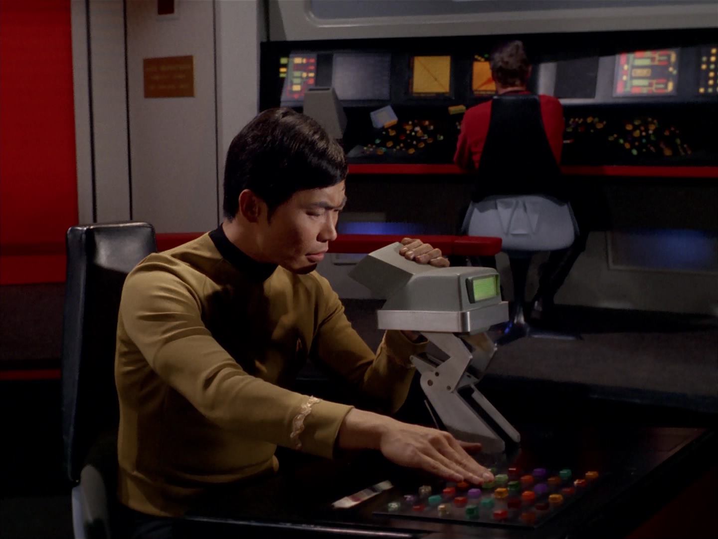 ariane179254_StarTrek_3x13_ElaanOfTroyius_0900.jpg