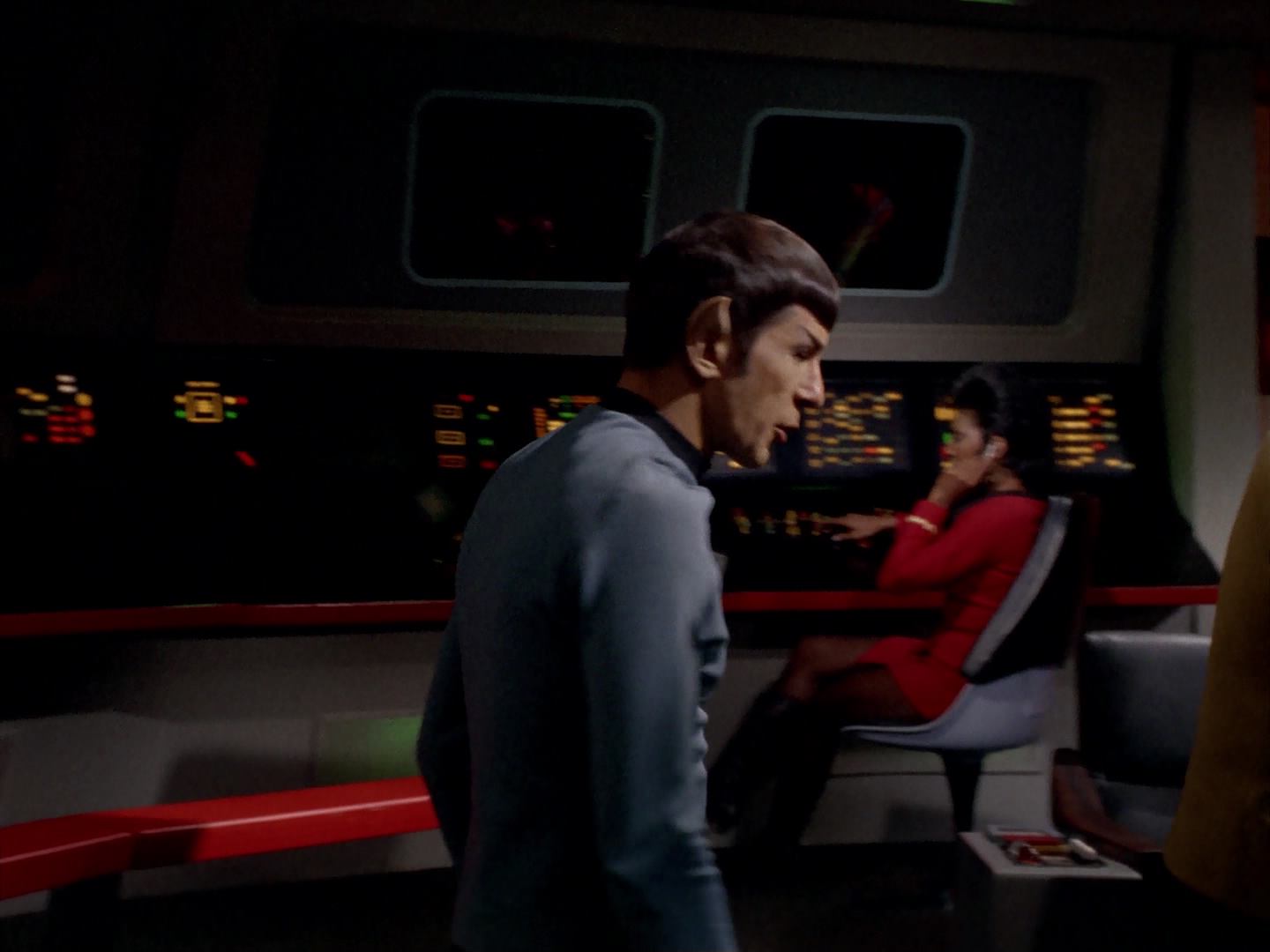 ariane179254_StarTrek_3x13_ElaanOfTroyius_0907.jpg