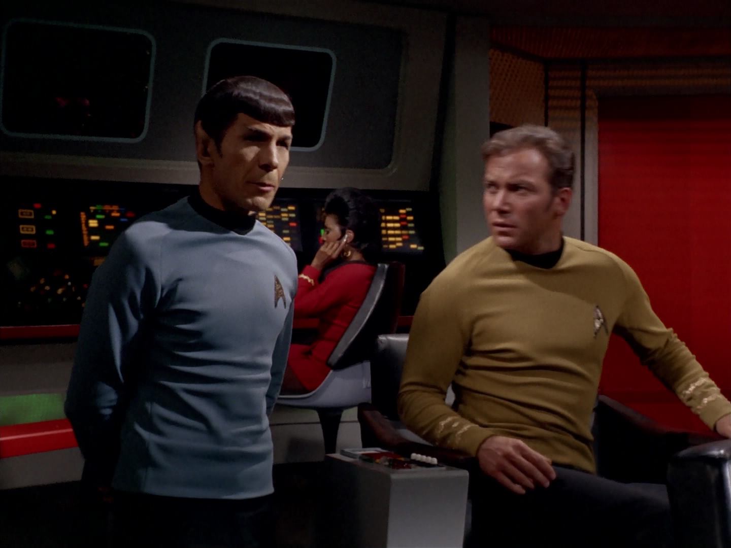 ariane179254_StarTrek_3x13_ElaanOfTroyius_0908.jpg