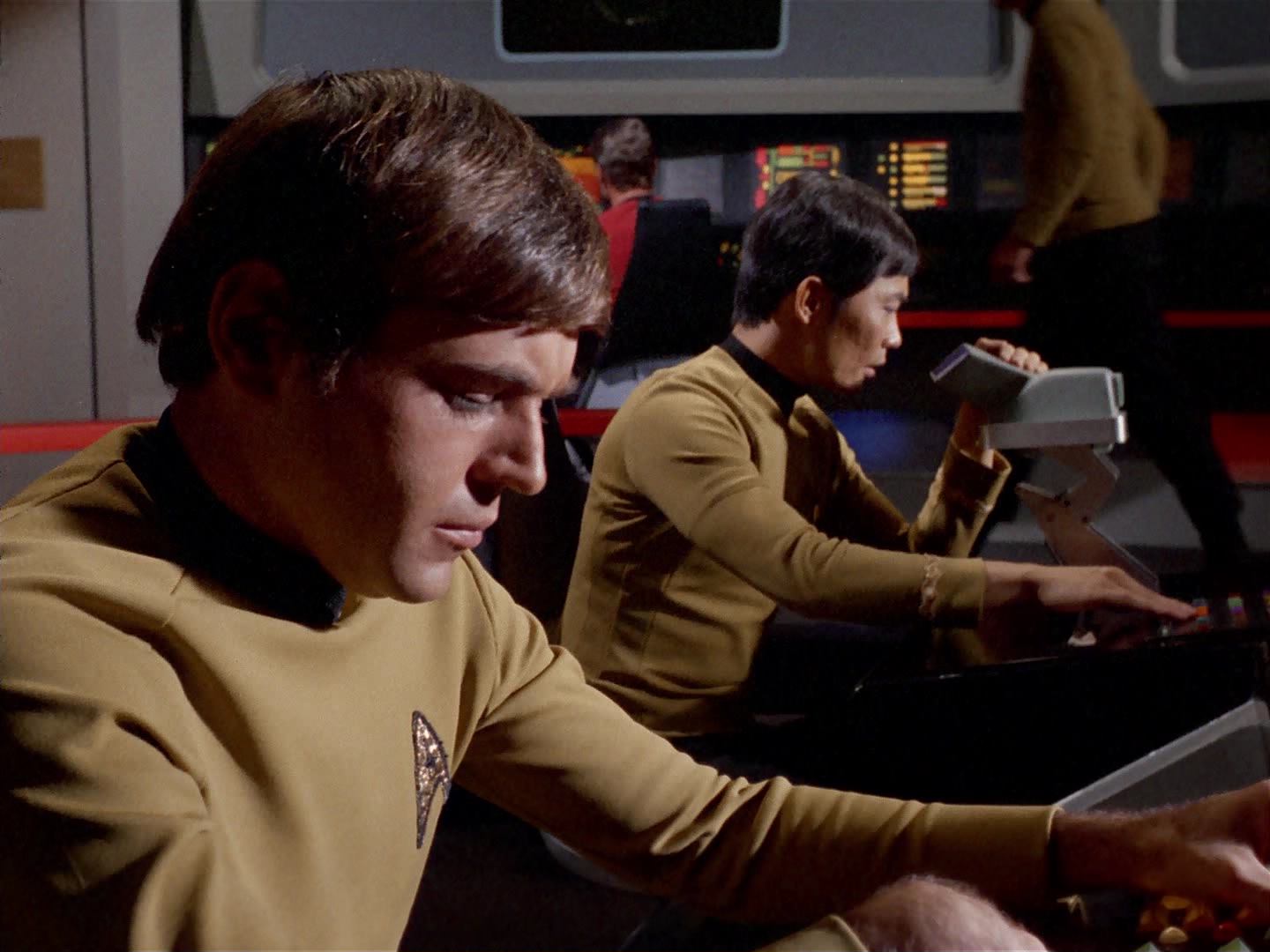 ariane179254_StarTrek_3x13_ElaanOfTroyius_0911.jpg