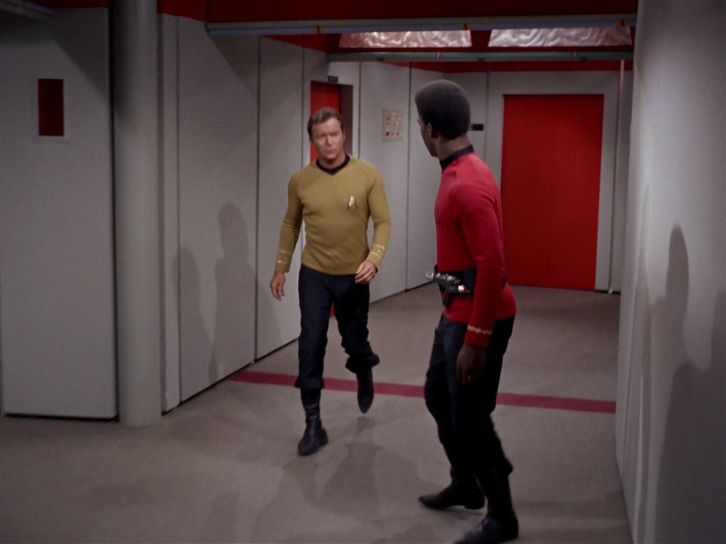 ariane179254_StarTrek_3x13_ElaanOfTroyius_0995.jpg